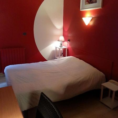 Hotel Du Lion D'Or Marmande Rom bilde